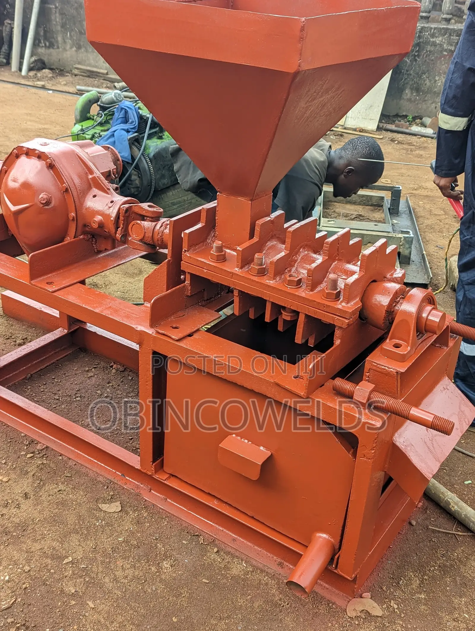 Palm Kernel Oil / Cake Processing Machine