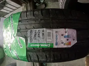 295/40r21 Brand New Tires