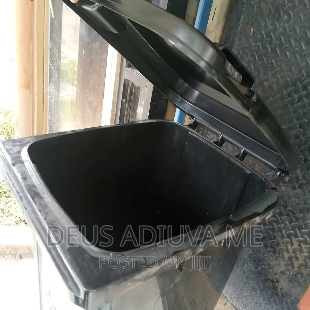 Black Waste Bin With Tire Tyre