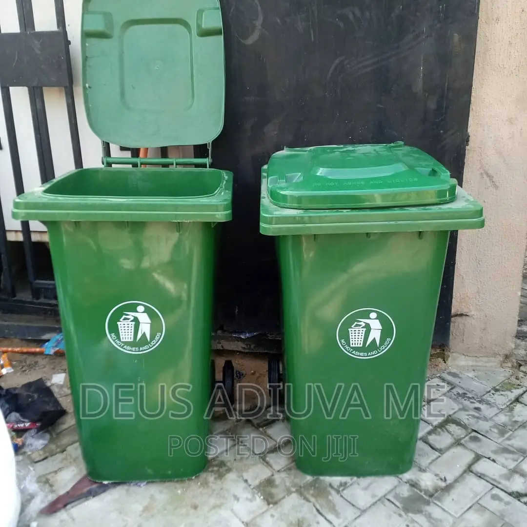Waste Bin With Tire Tyre