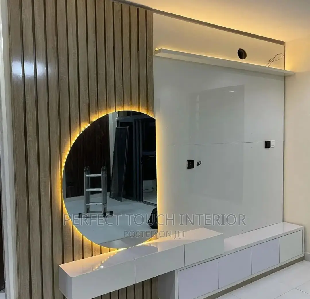 High Quality TV Panel With Mirror Lightening