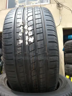 Pirelli 275/40/19 Made in Italy . 18months Warranty