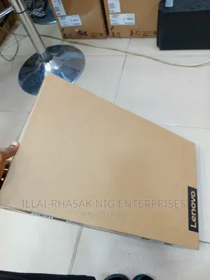 New Laptop Lenovo V15 4GB Intel SSD 256GB