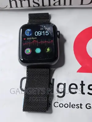 Series 7 Smart Watch With Magnetic Chain Strap