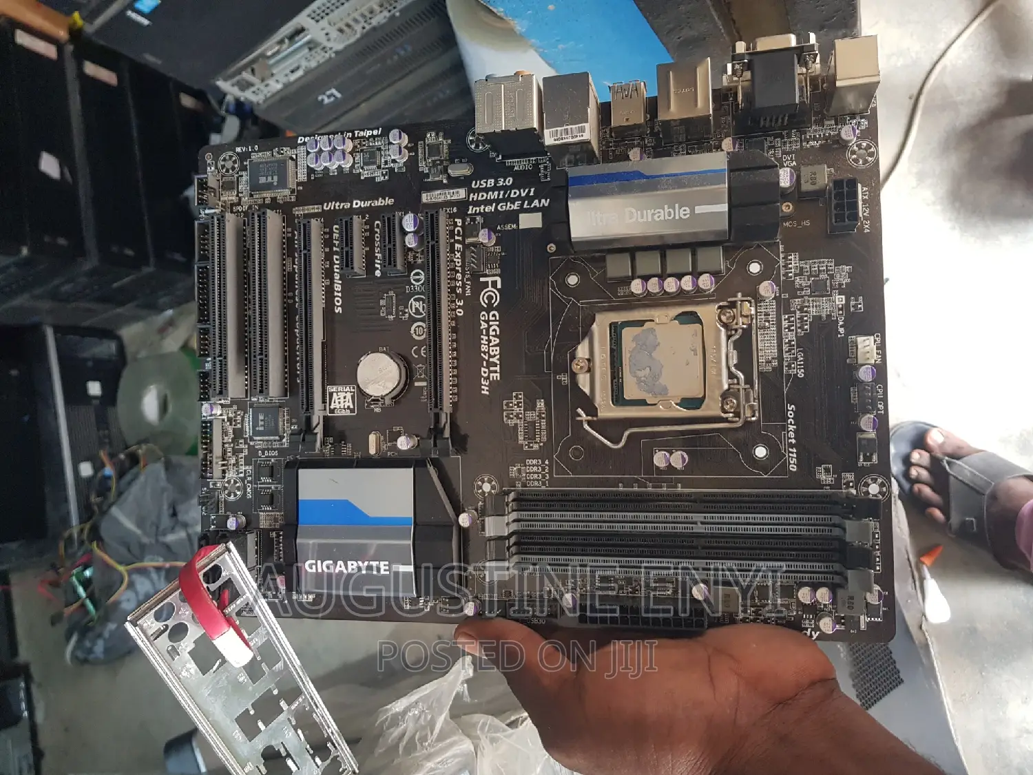GIGABYTE Motherboard