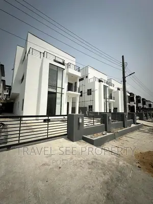 Furnished 5bdrm Duplex in Private Estate Lekki for sale