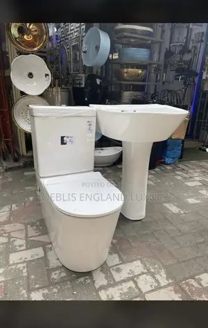 Executive White Round Water Closet