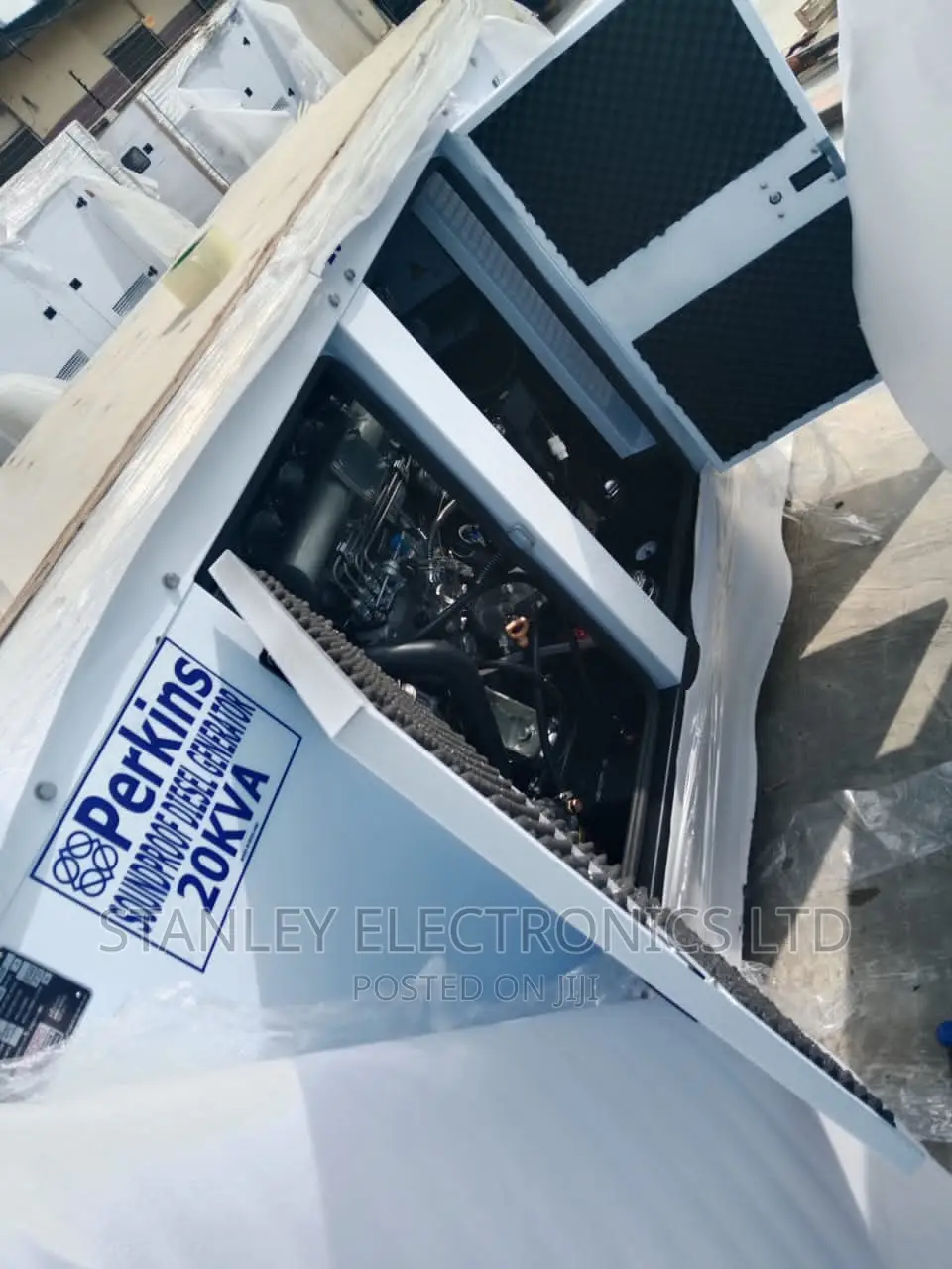 20kva Perkins Soundproof Generator With 2 Year's Warranty