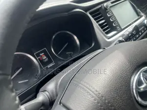 Toyota Highlander Limited V6 4x4 (3.5L 6cyl 6A) 2016 Red