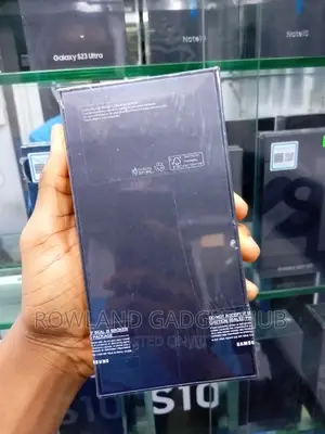 New Samsung Galaxy S22 5G 256 GB Black