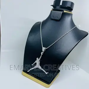 Photo - Quality Non-Tarnish Twist Necklace With Ice Pendants
