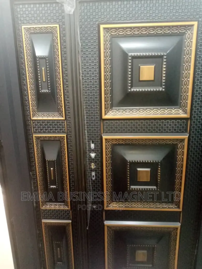 High-Quality 4ft Cast Turkey Door