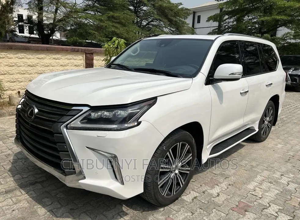Lexus LX 2018 White
