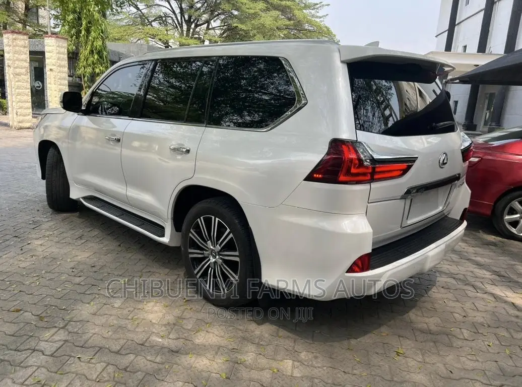 Lexus LX 2018 White