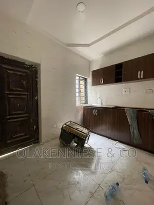 3bdrm Block of Flats in Aguda for rent