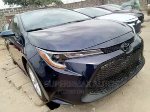 Toyota Corolla LE 2022 Blue