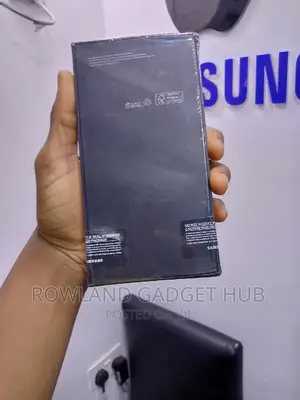 New Samsung Galaxy S22 Ultra 256 GB Black