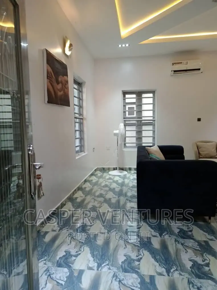 Furnished 1bdrm Room & Parlour in Osapa for rent