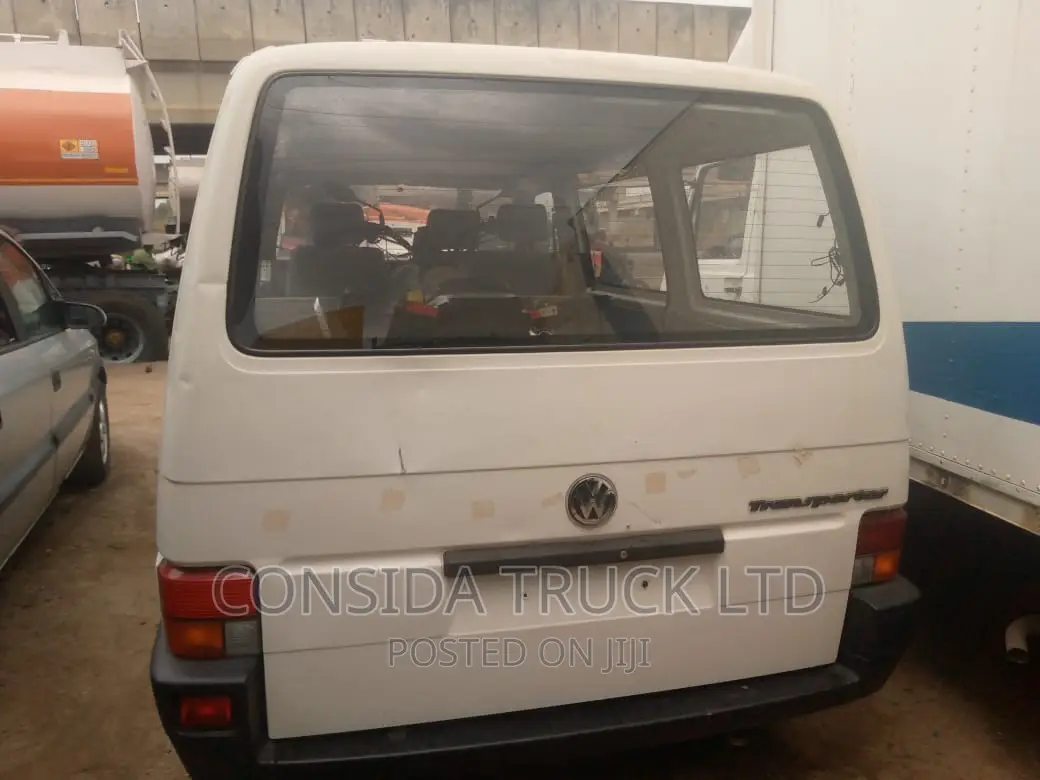 Volkswagen Transporter 2000 White