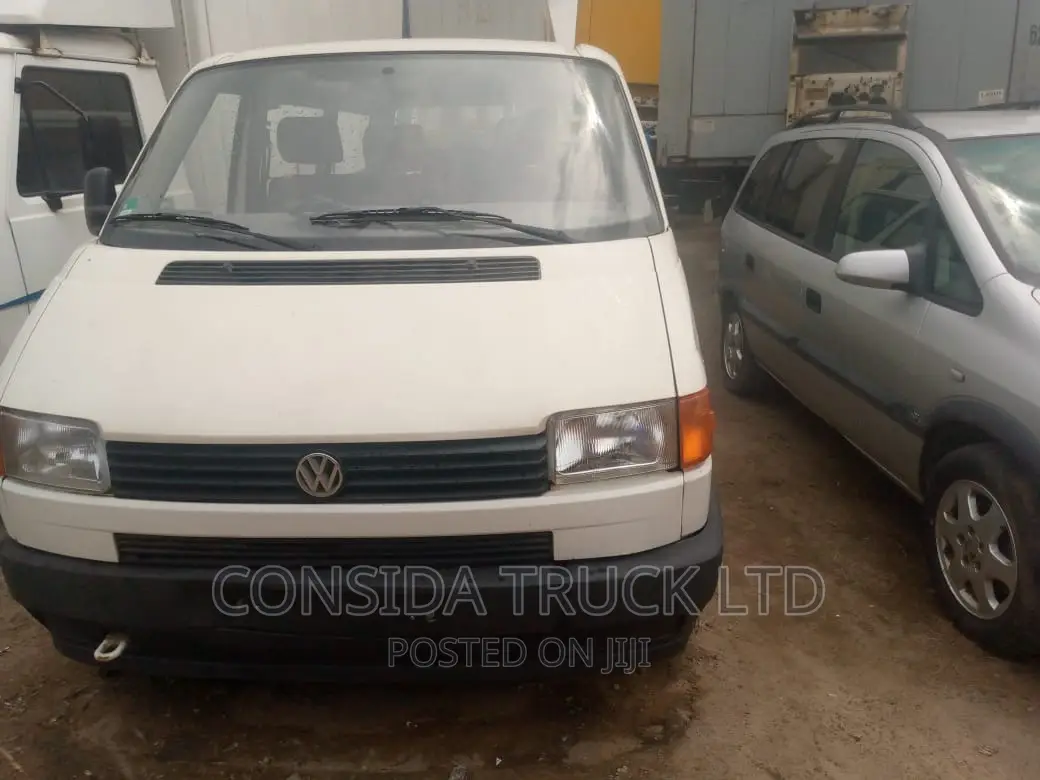 Volkswagen Transporter 2000 White