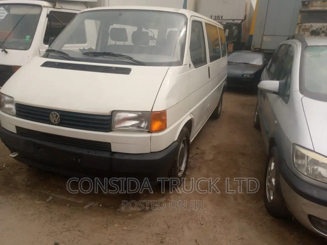 Volkswagen Transporter 2000 White