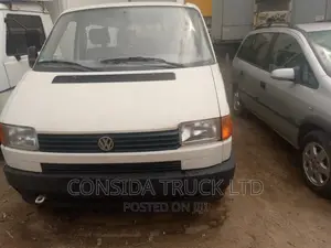 Volkswagen Transporter 2000 White