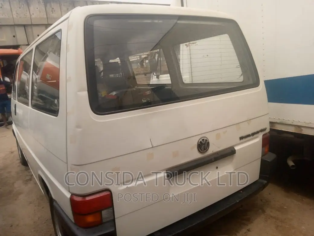Volkswagen Transporter 2000 White