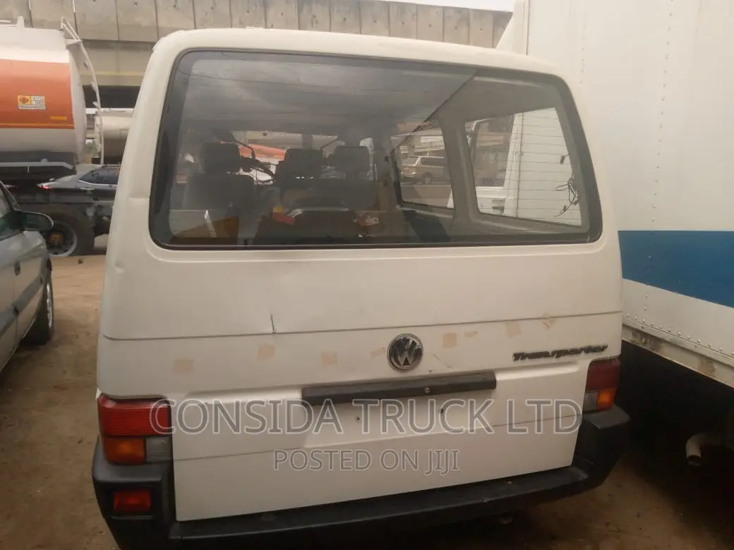 Volkswagen Transporter 2000 White