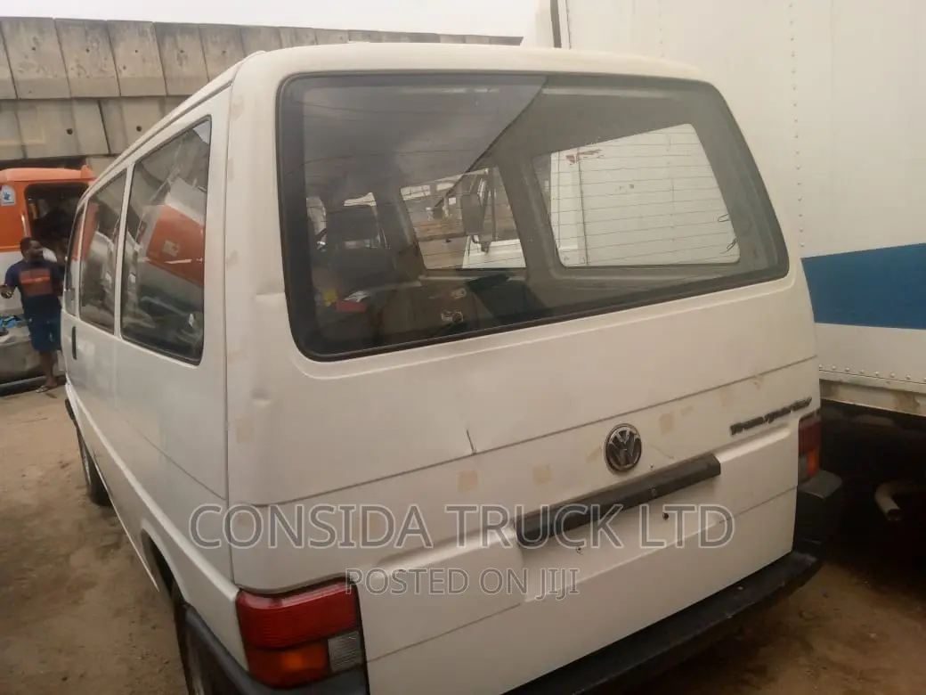 Volkswagen Transporter 2000 White