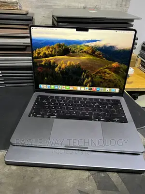 Photo - Laptop Apple MacBook Pro 32GB Apple M1 Pro SSD 512GB