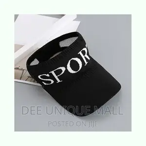 Knitted Wide Brim Baseball Hat
Unisex