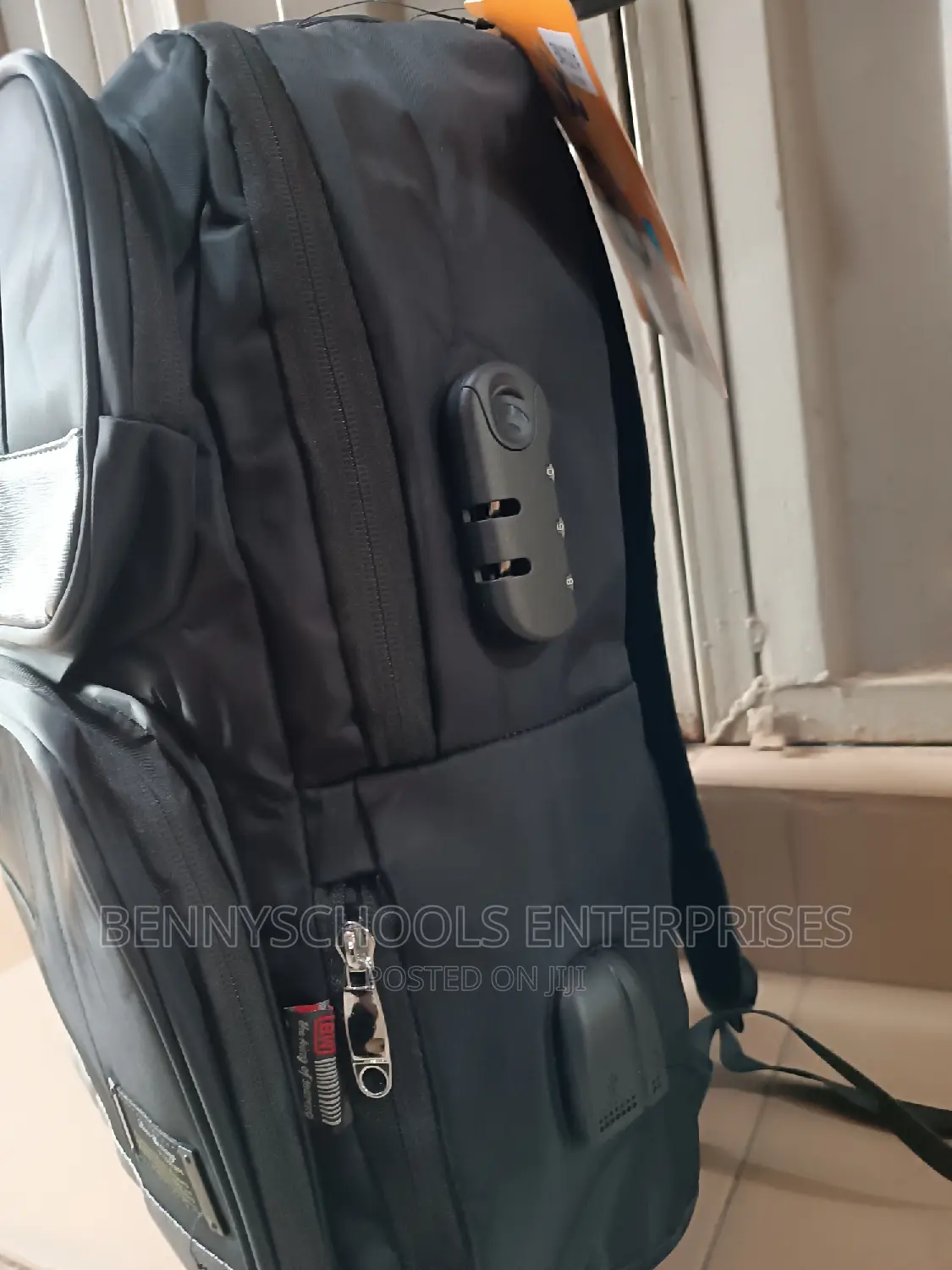 Baowang Plain Waterproof Backpack and Laptop Bag With USB