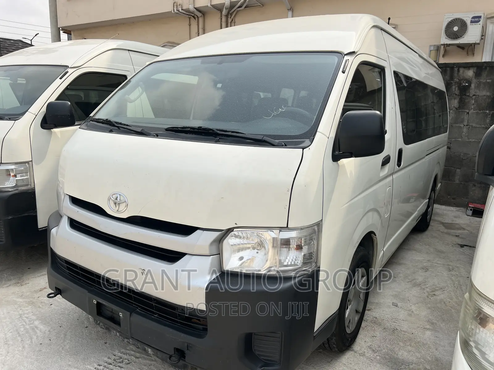 Toyota HiAce 2021 White
