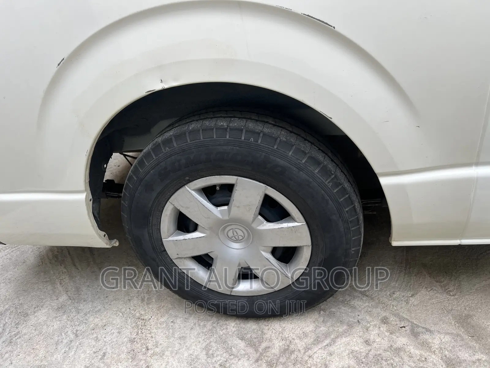 Toyota HiAce 2021 White
