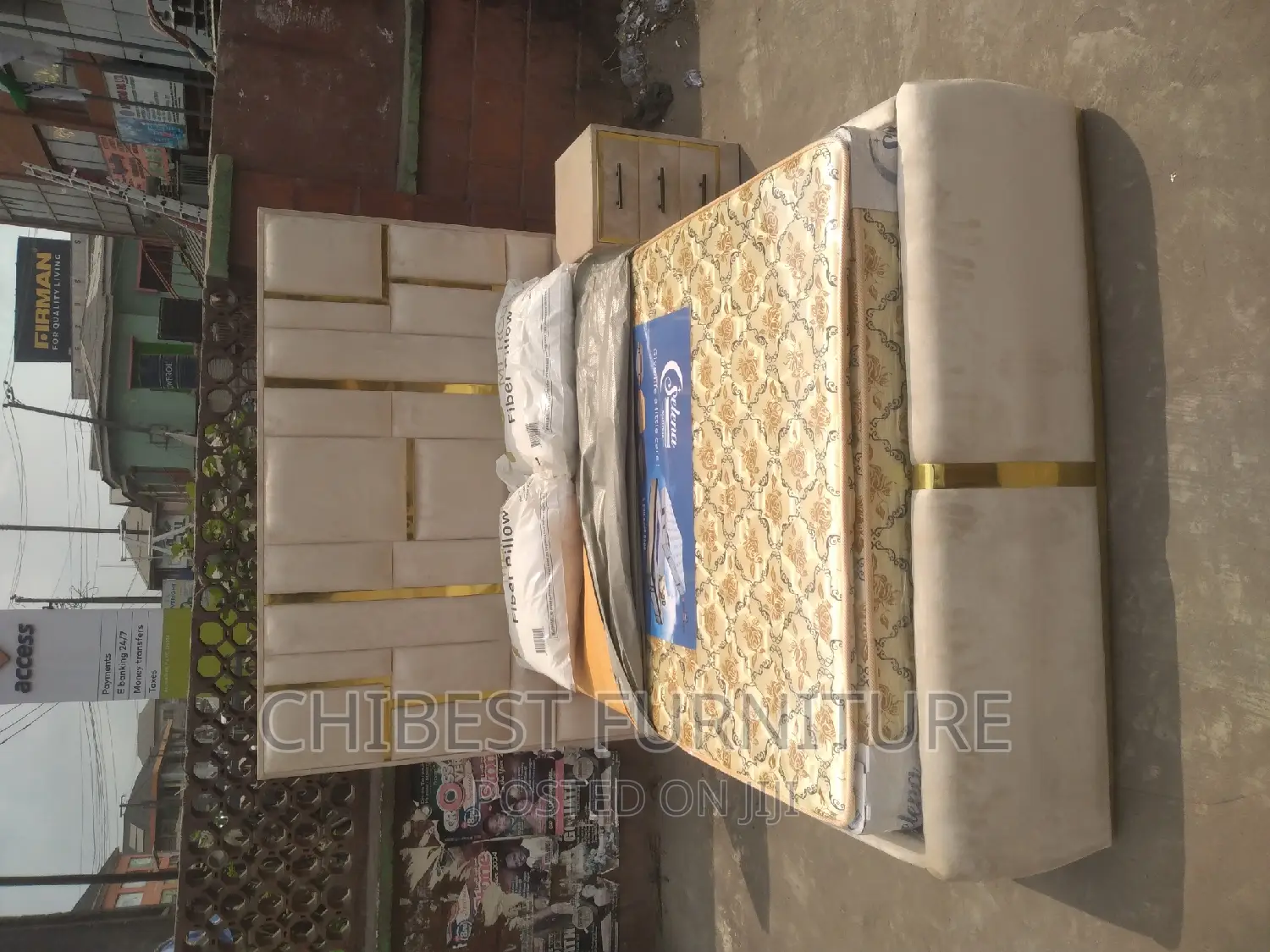 Quality 4.5by6 Ulphostery Padded Bed Frame With One Bed Side