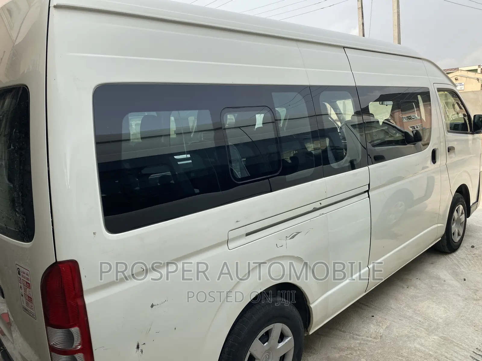 Toyota HiAce 2021 White