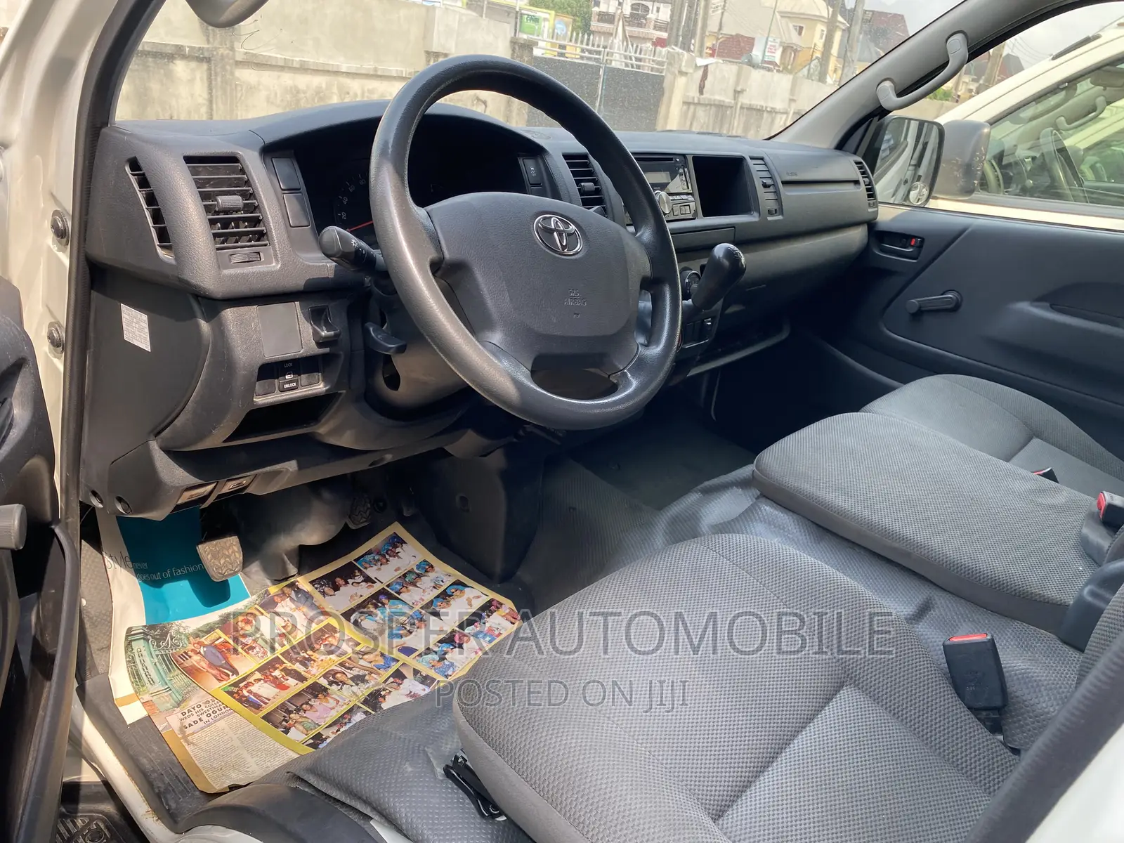 Toyota HiAce 2021 White