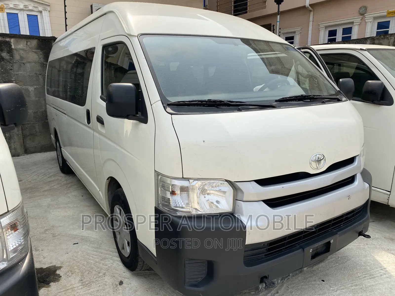 Toyota HiAce 2021 White