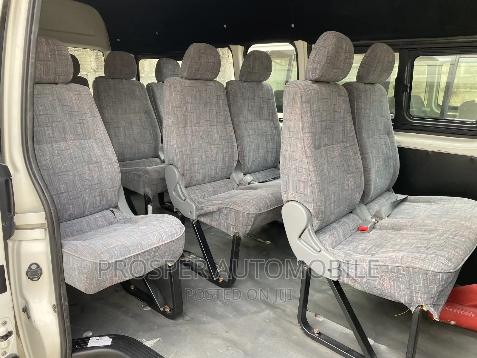 Toyota HiAce 2021 White