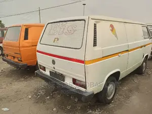 Volkswagen Transporter 2000 Orange