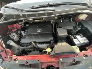 Toyota Sienna LE 8 Passenger 2011 Red