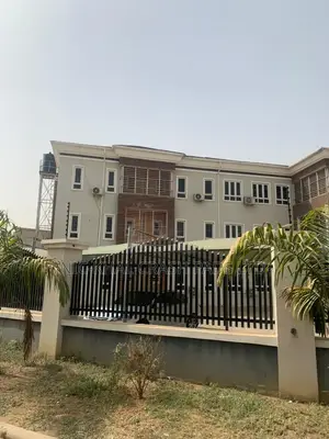 3bdrm Apartment in Jahi Gilmor for sale