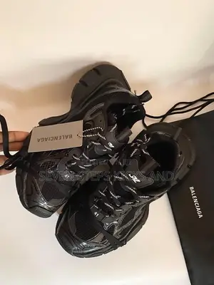 High Quality Balenciaga Track Black/Black Dirty Lux Sneakers