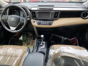 Toyota RAV4 2018 Red