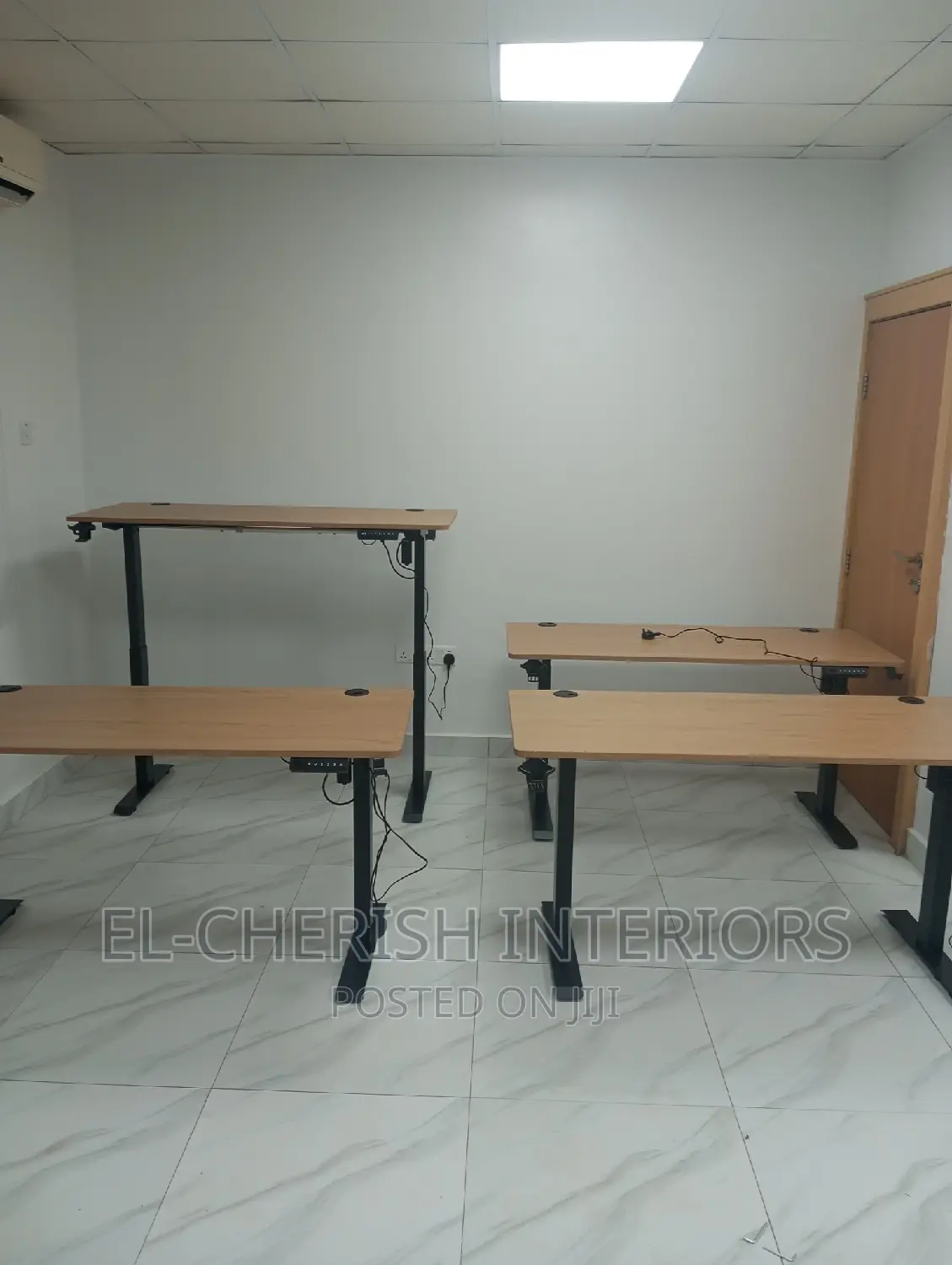 Supper Electronic Height Adjustable Table