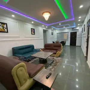 Stylish 3 Bedroom Shortlet Apartment 10mins to Airport Ajao Estate