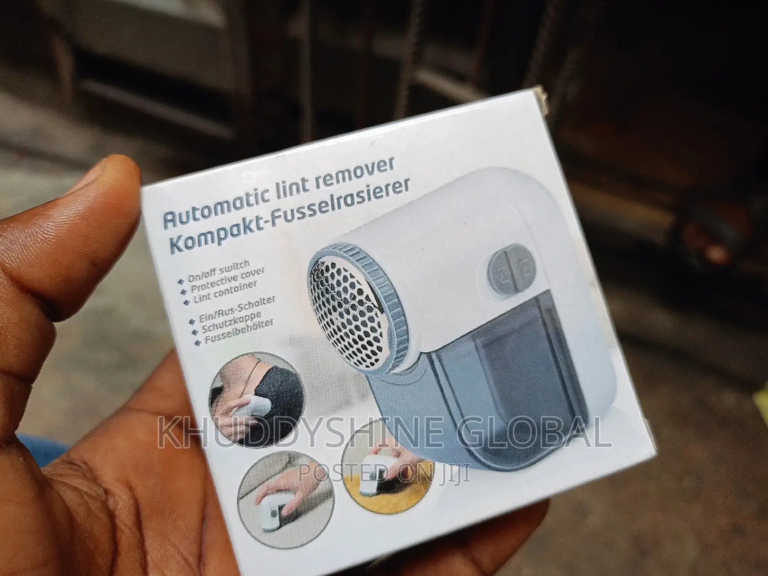 Automatic Lint Remover
Available in White