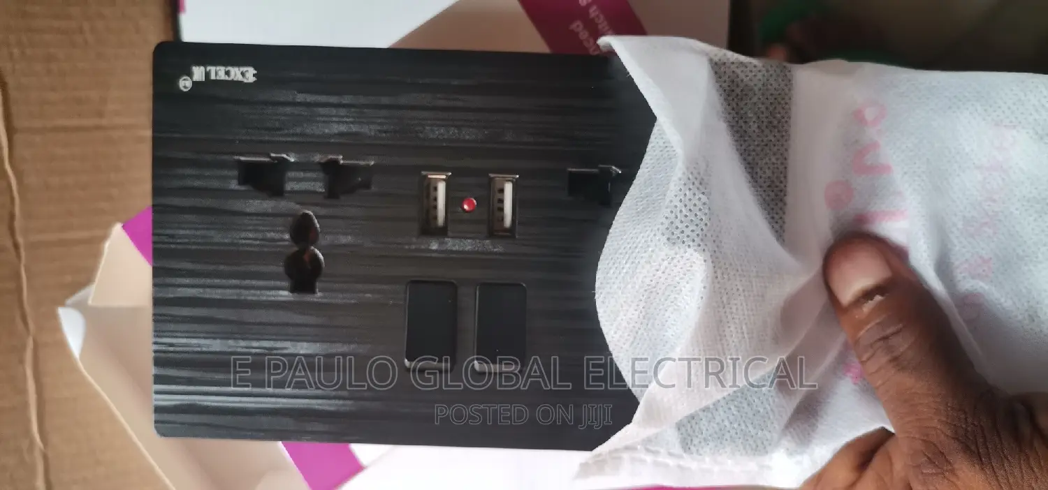 13amps Double Socket USB Black