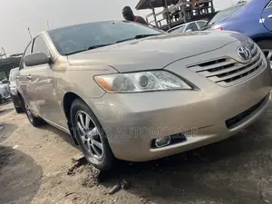 Toyota Camry 2009 Gold