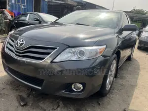 Toyota Camry 2011 Gray